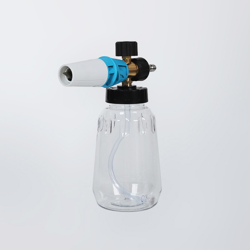 Høytrykksbilvaskpistol og skumpotte