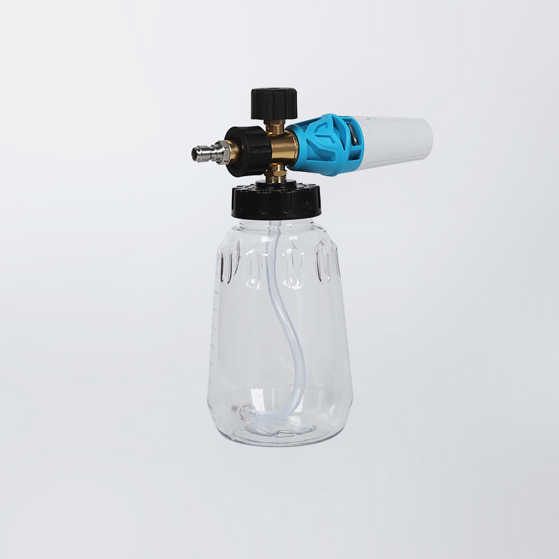 Høytrykksbilvaskpistol og skumpotte