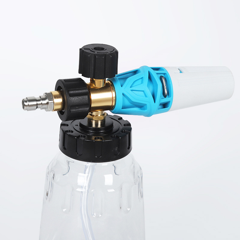 Høytrykksbilvaskpistol og skumpotte